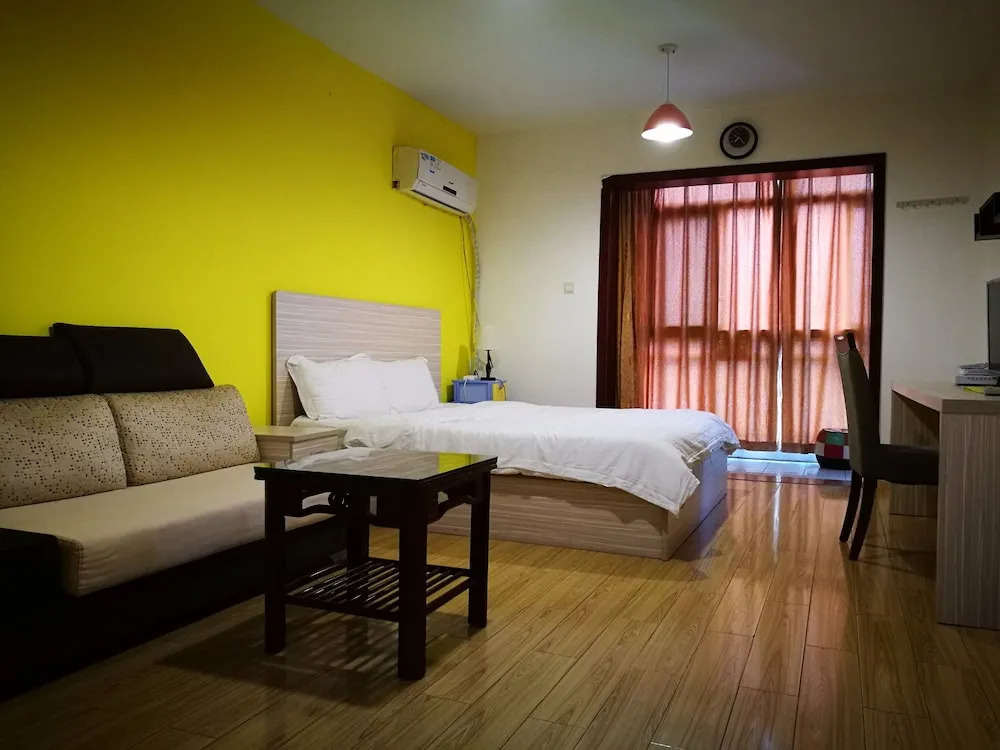 Merry Hotel