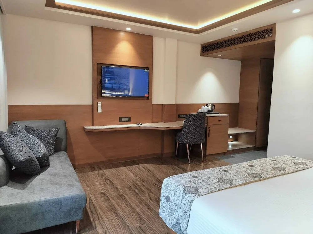 Hotel Royal Lakshmi Palace
