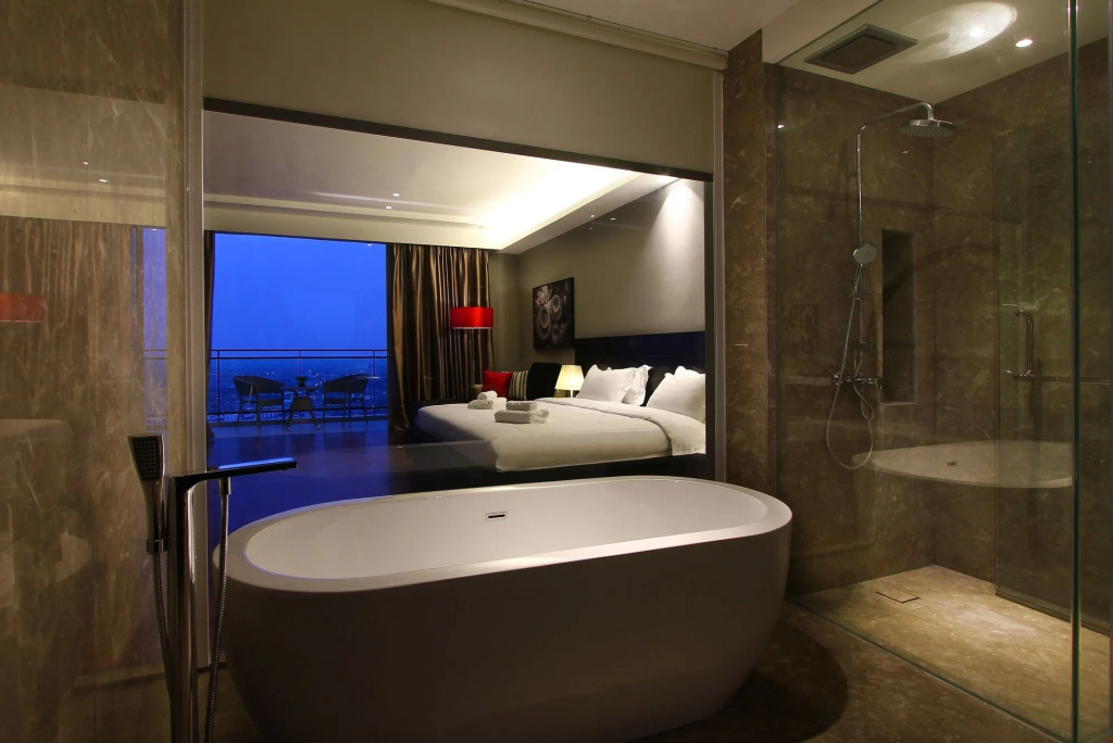 The Shore Hotel & Residences