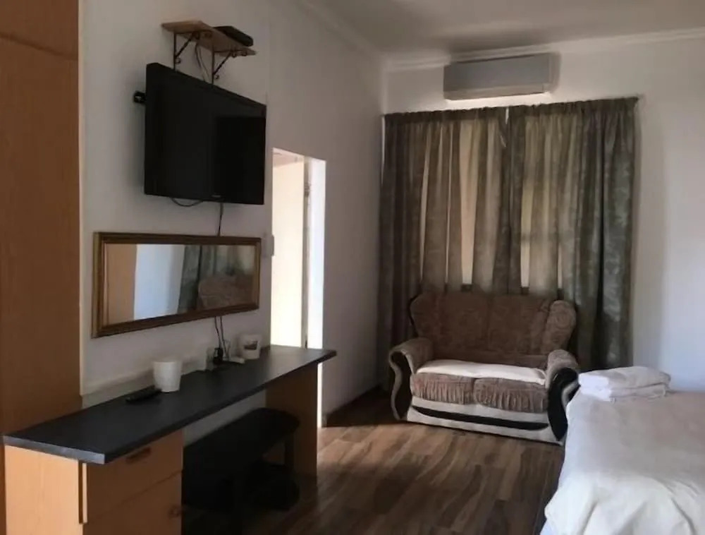 Cura Lodge