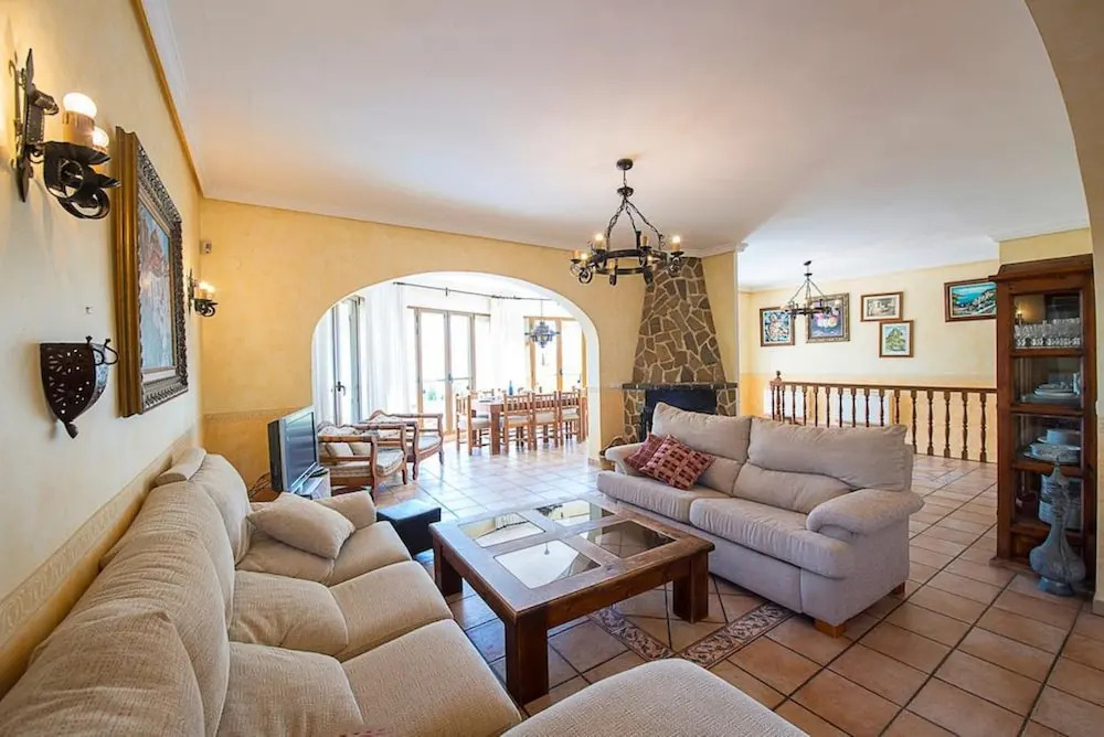 Villa - 4 Bedrooms with Pool and WiFi - 106398