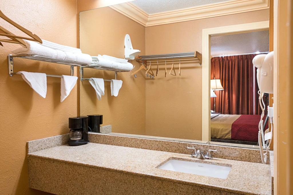 Americas Best Inn & Suites