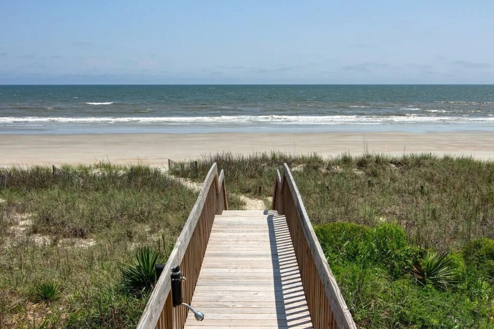 Latitudes - 5 Br Home