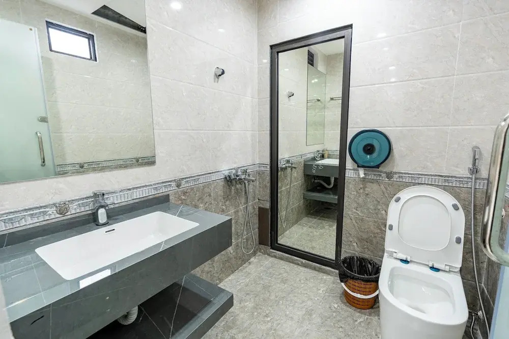 Light Hotel Ha Noi - Near AEON Mall Long Bien