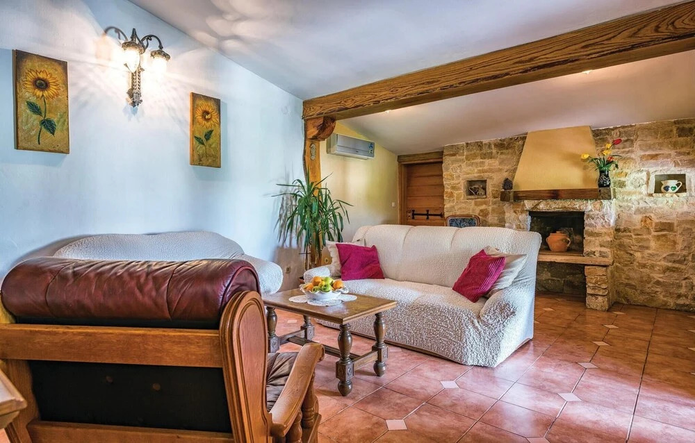 Beautiful Home in Krnica With Wifi and 3 Bedrooms