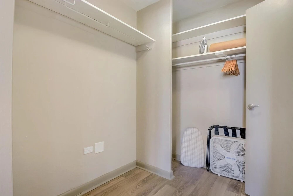 FRONTDESK Vue at 3rd St Apts Downtown Louisville