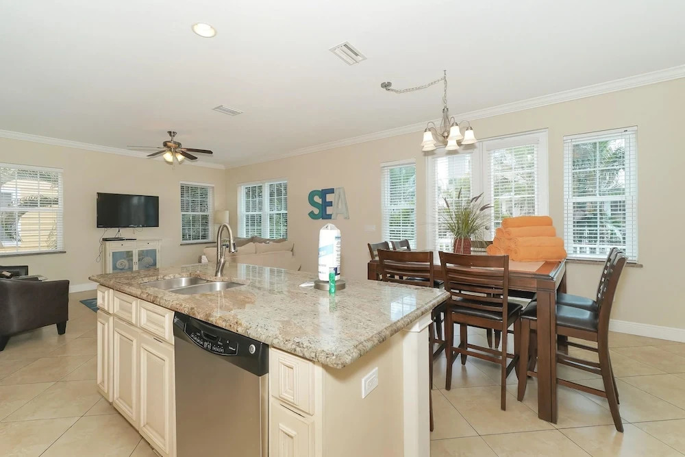 Island Retreat Apartment 4