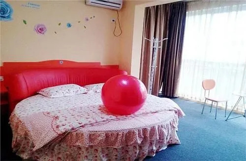 Wuhan Jiazhou Lovers' Apartment