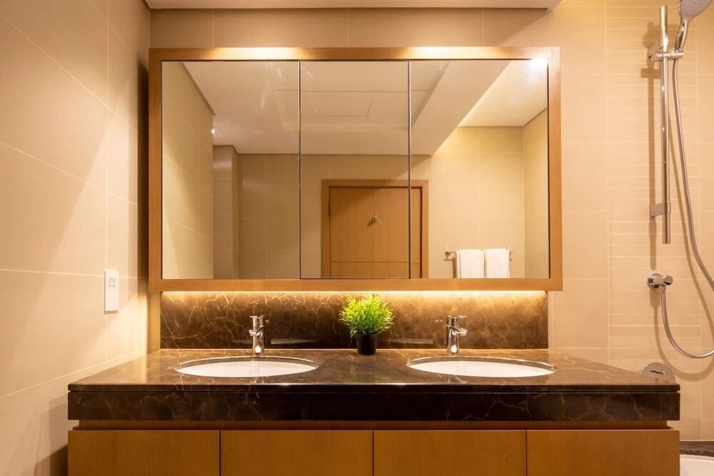 Modern 2BR w/ Tranquil Ambience in Emirates Hills!