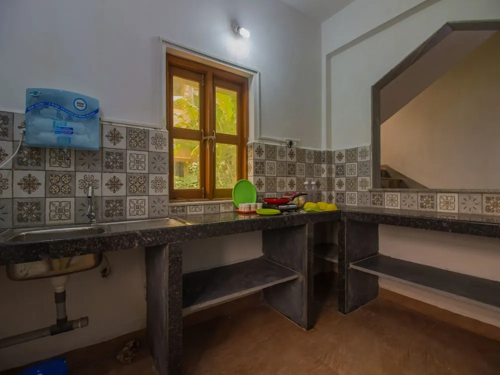 OYO 14239 Home Spacious 1BHK Camurlim Park