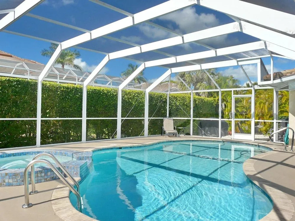 Centrally Located Pet-friendly Home With spa and Pool