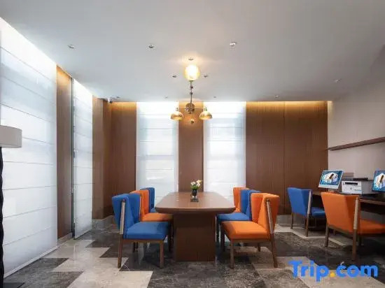 Hampton by Hilton Shannan