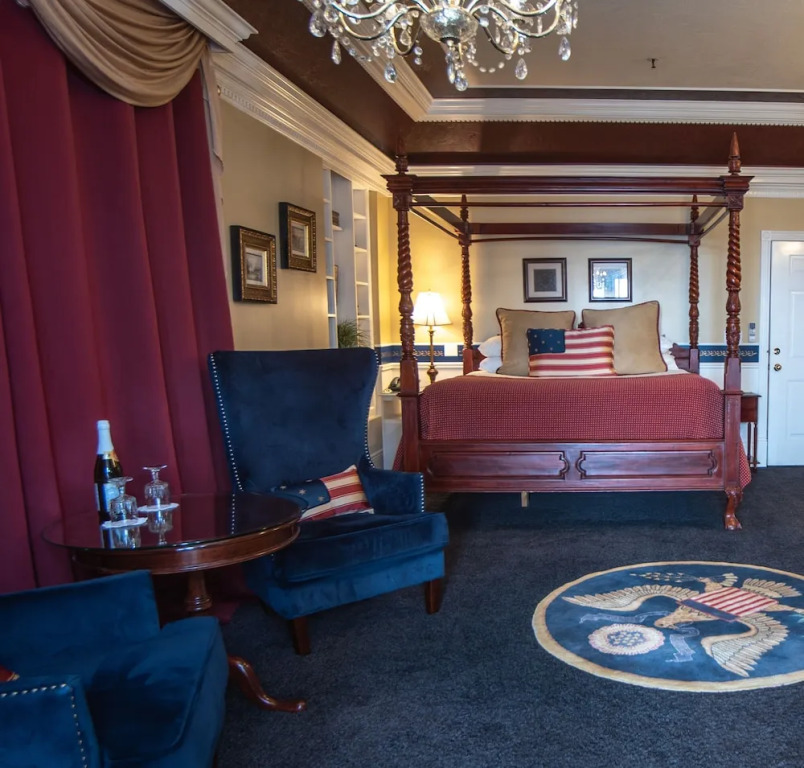 The Anniversary Inn - Fifth South