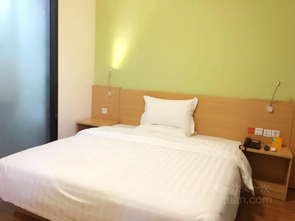 7Days Inn Dongguan Guanhui City Rail Dalang Town Station Branch