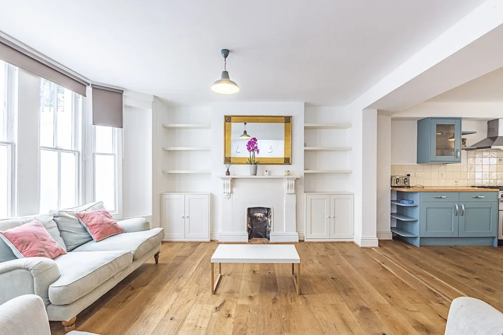 Westbourne Road · Lovely 2 Bed Apartment Near Paradise Park