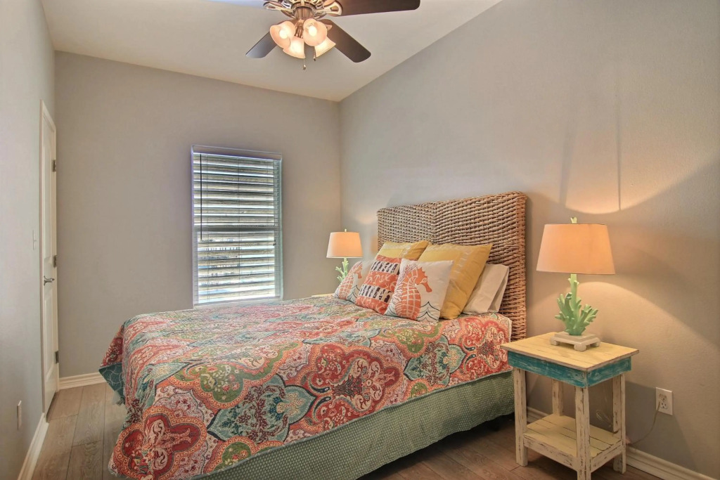 Family Tides Beach House 4 Bedrooms 3 Bathrooms Home