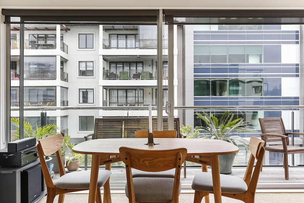 Wondrously Spacious 2 bdrm in Fantastic Location by Urban Butler