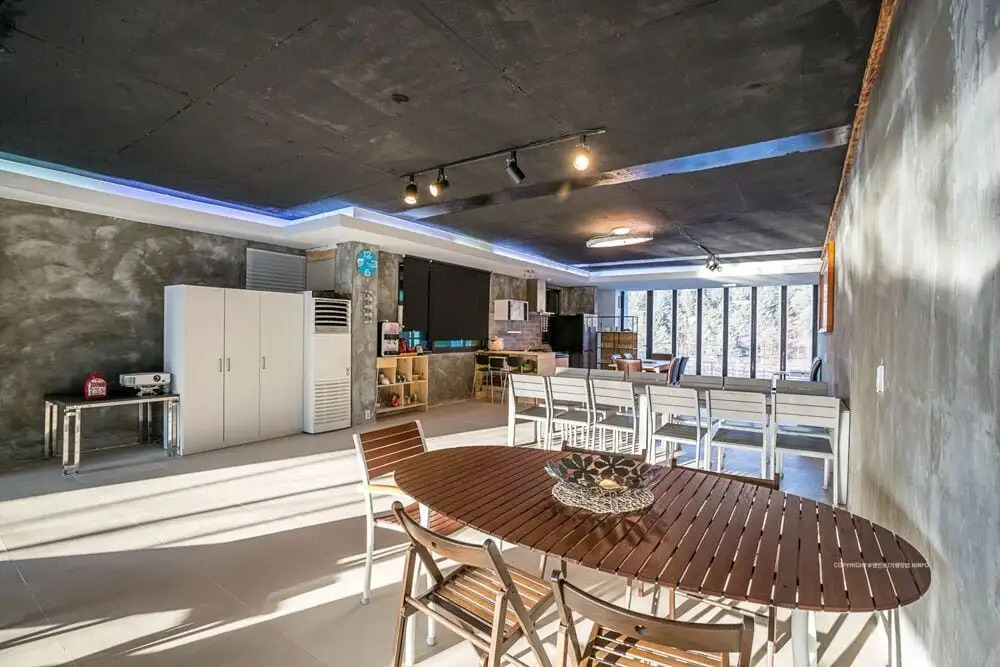 Harbor House Private
