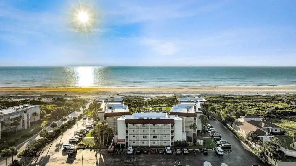 Beachfront Luxe Epic Ocean Views Sleeps 6