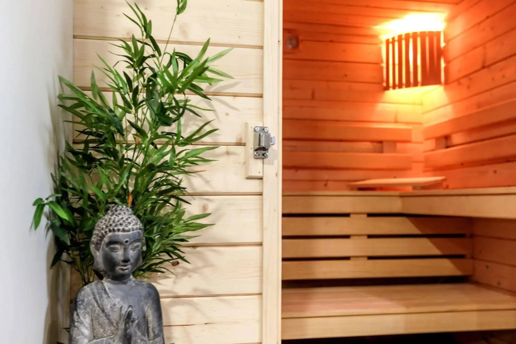Logis Hotel Restaurant & SPA Au Comte dOrnon