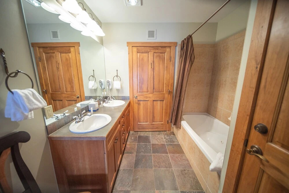 Red Hawk Lodge 2281