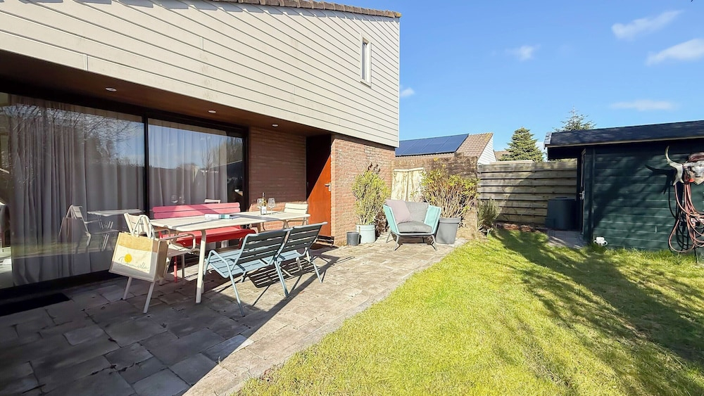 -person Dune House in Egmond