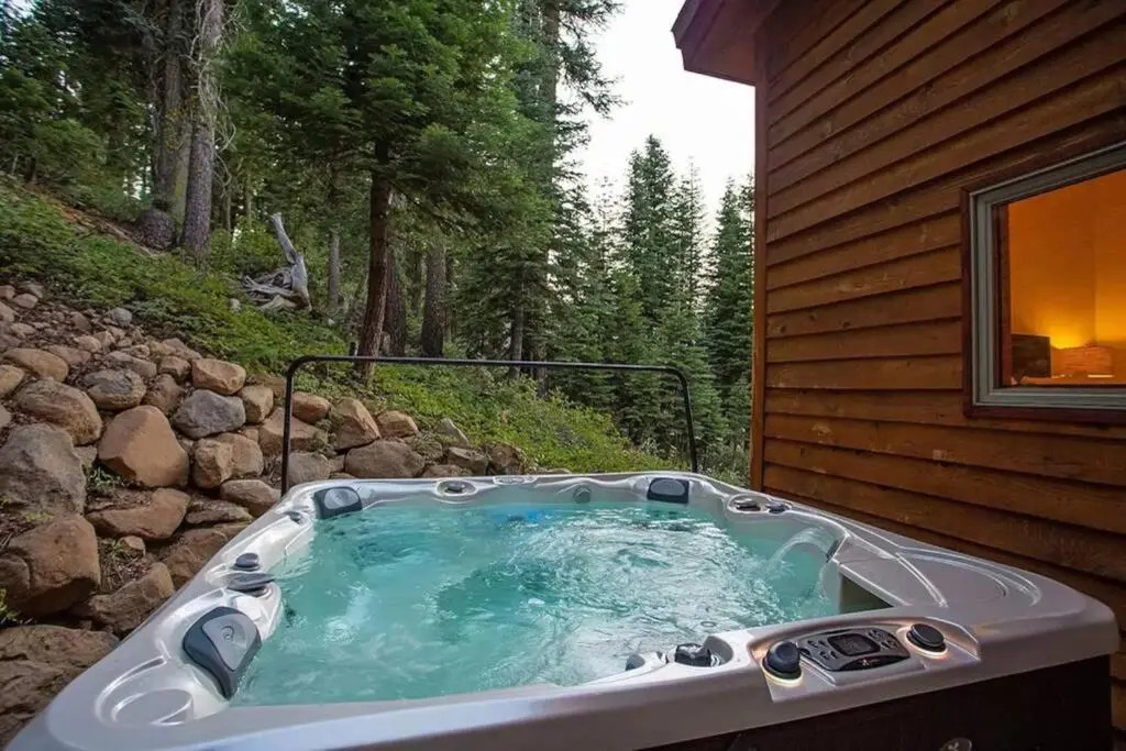 Tahoe Donner Luxury 4BR+2 lofts, Hot tub 3100 sqft