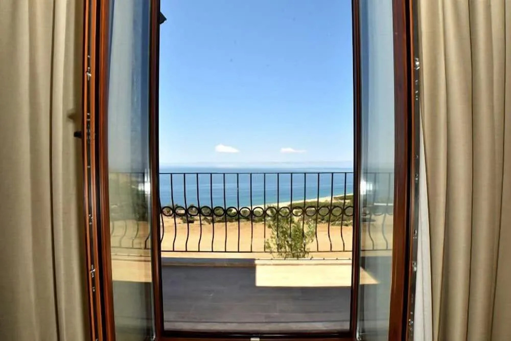 Limnos Hotel