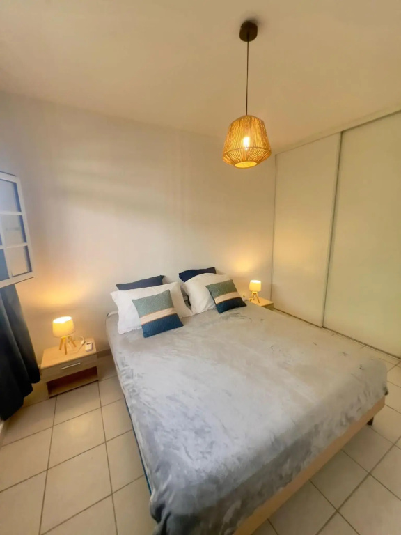 Villa T3 duplex paisible avec piscine et vue mer,rocher du diamant