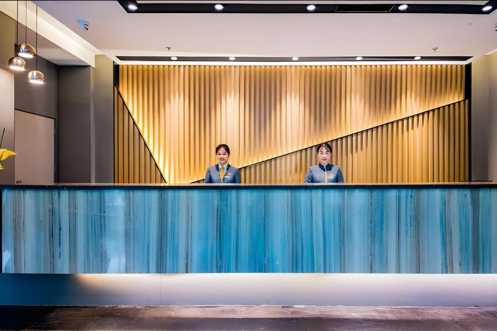 Home Inn Selected Changsha Xiangya Fuyi Furong Square Metro Station