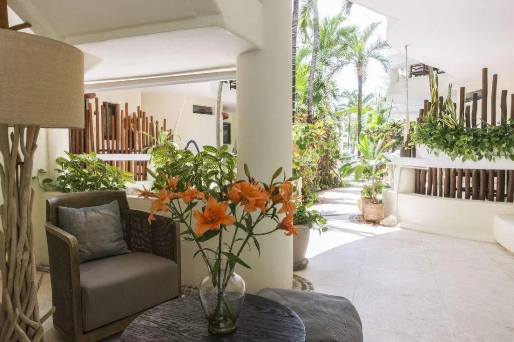 Playa Palms Beach Hotel
