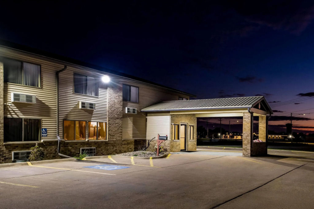 Super 8 by Wyndham Jefferson