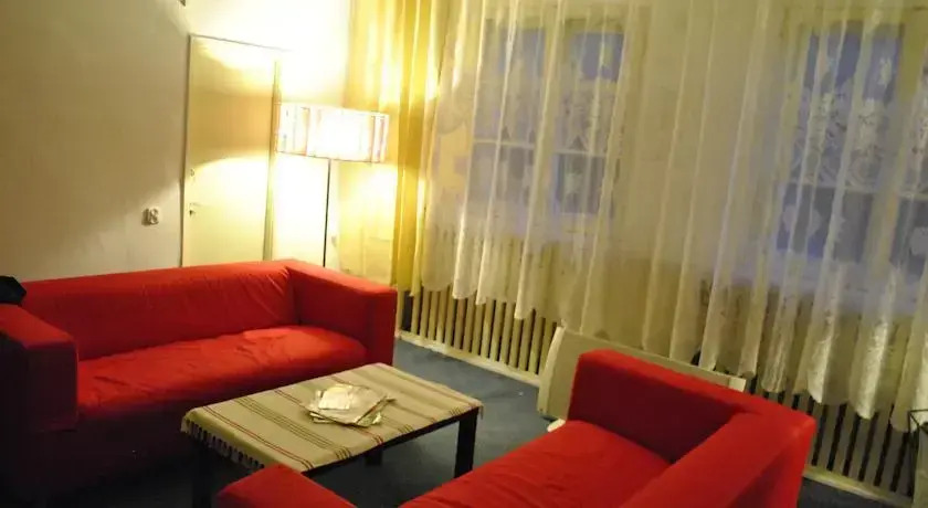 Bedeker Hostel