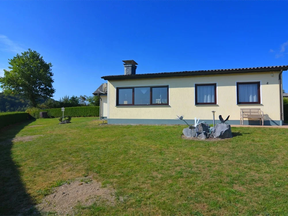 Detached Holiday Home Near the Hennesee with Terrace And Garden