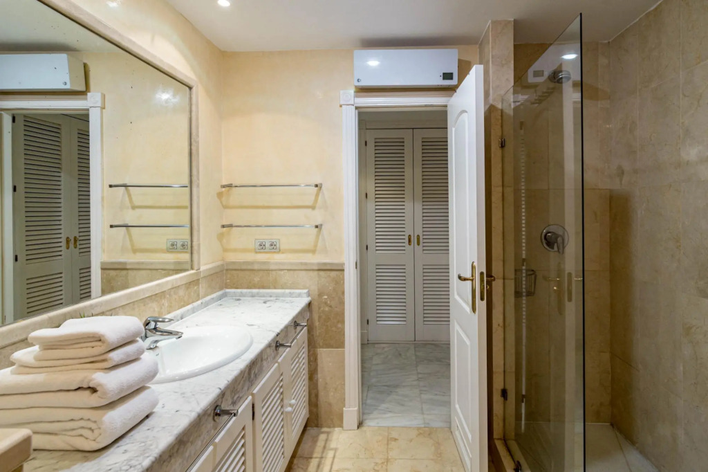 ADE10 - Casa Adelfas Ii by Roomservices