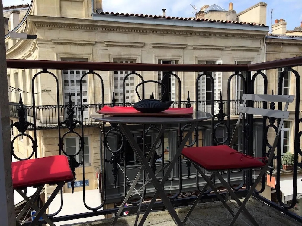 Gîte, Luxueux appartement T3 dans le Triangle D'Or "LES GRANDS HOMMES" Bordeaux