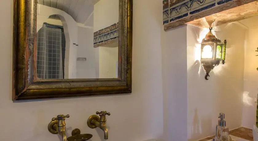 Alfama District by be@home