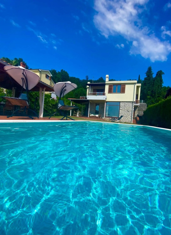 VILLA LOVRAN - heated pool - 5 min walk to the beach - incredible sea view