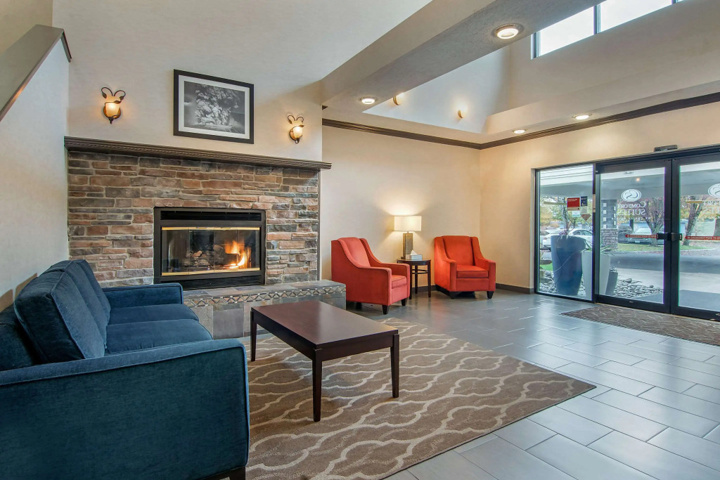 Comfort Suites Near Vancouver Mall