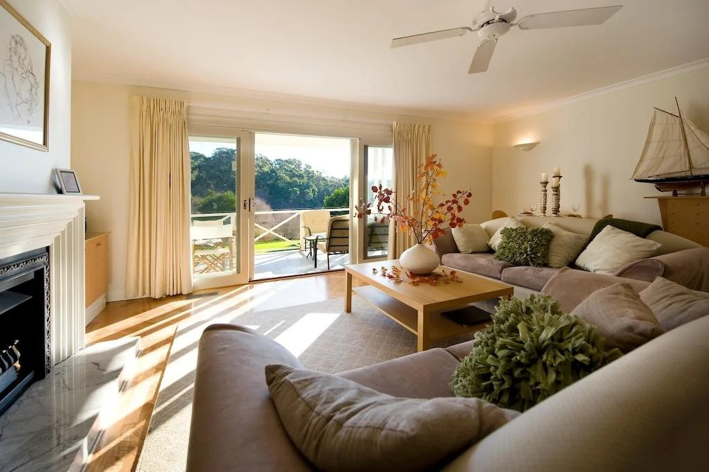 Lakeside Suites