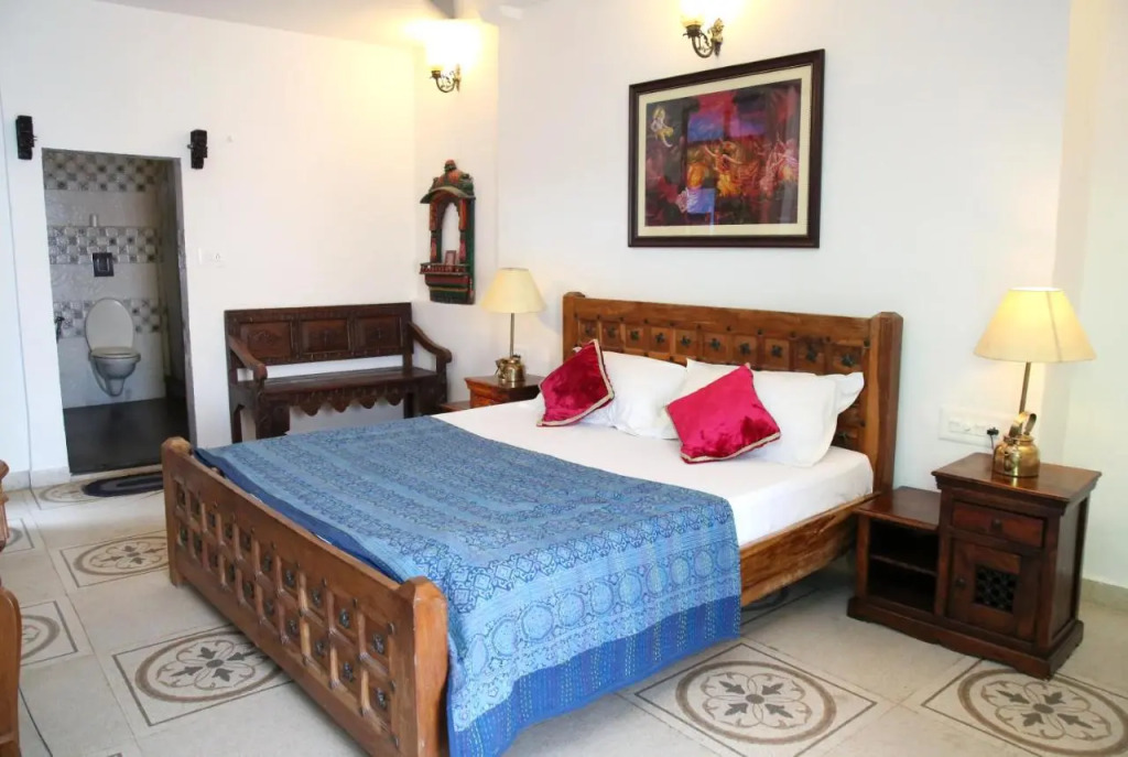 Yogis Guest House