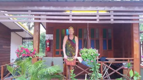 Happy Guesthouse Bungalow