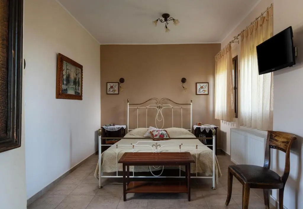 Chorostasi Guest House