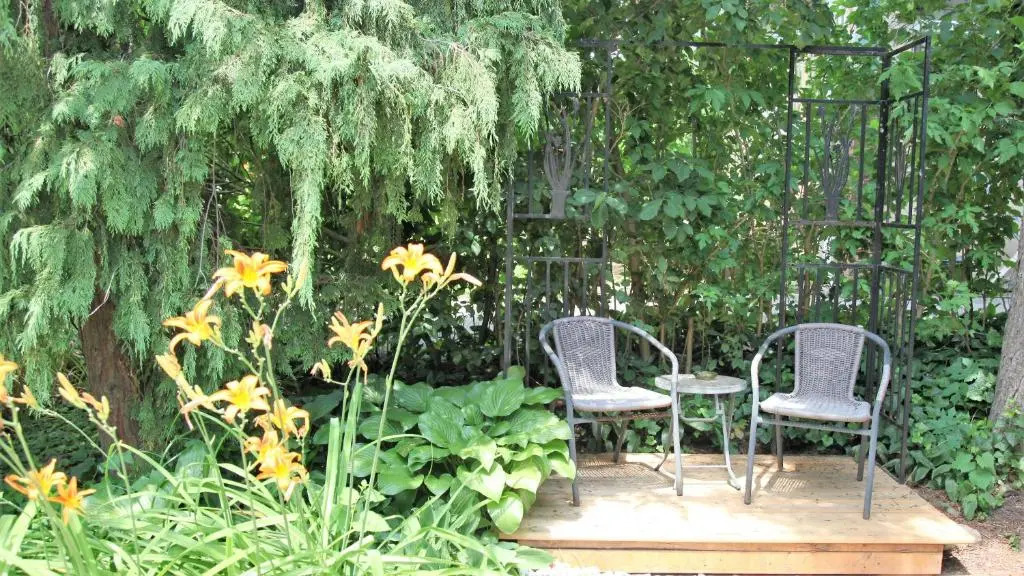 Ambiance By The Falls B&B