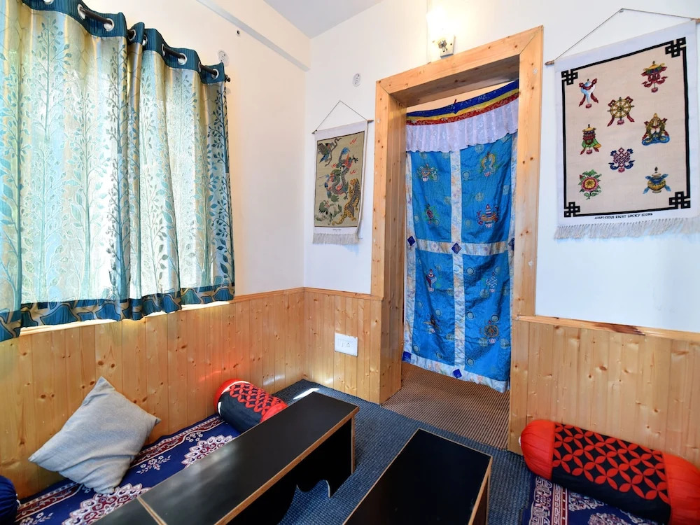 OYO 13350 Home Hill View Naggar Road