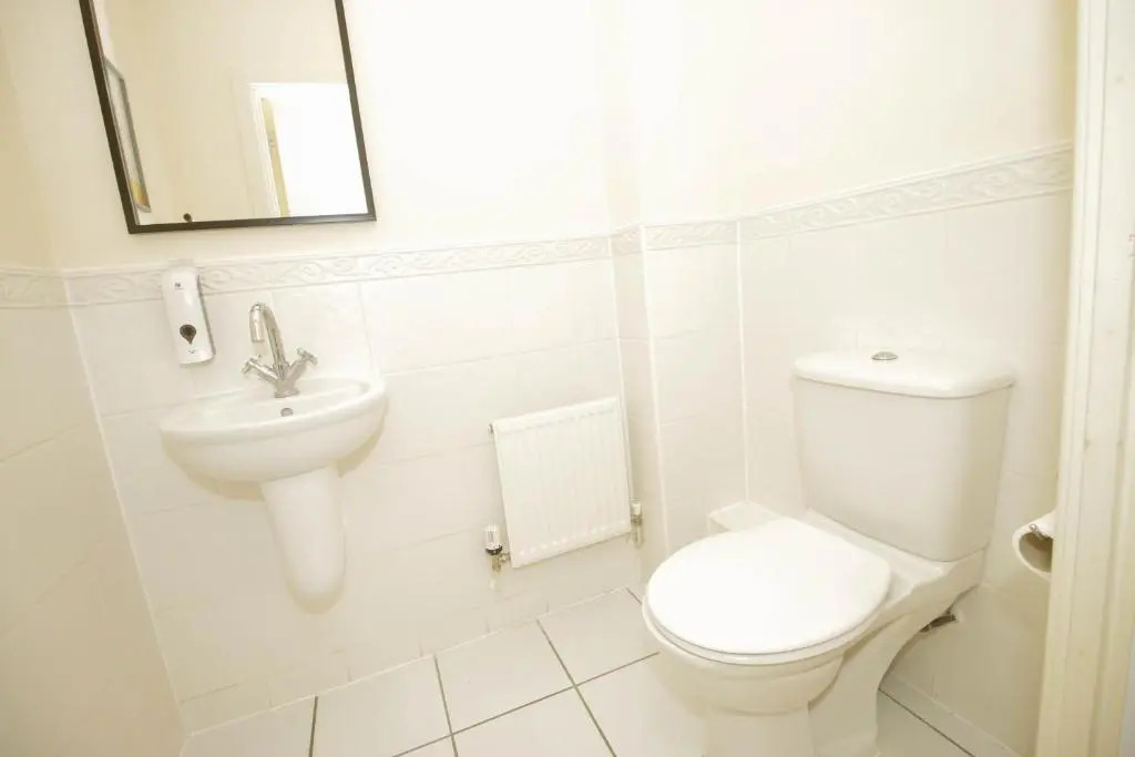 Spacious Double Bedroom Duplex Apartment Near North Station & Town Centre