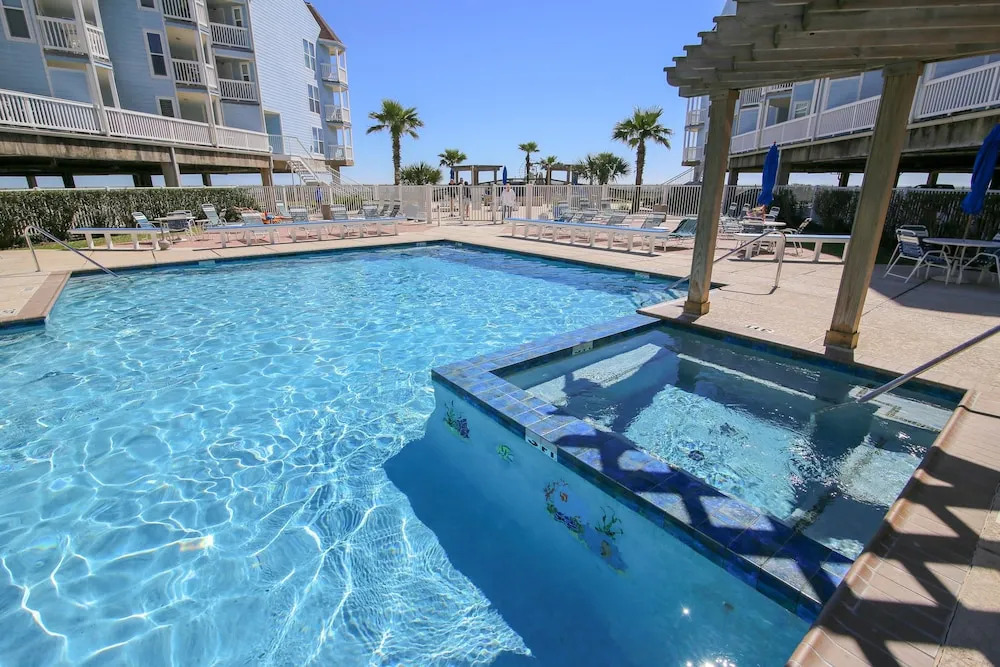 Seascape 1111 2 Bedroom Condo by RedAwning