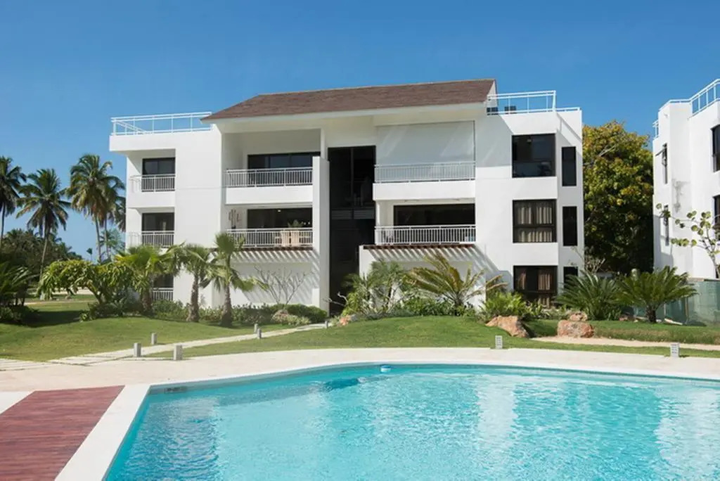 Los Cocos Residences