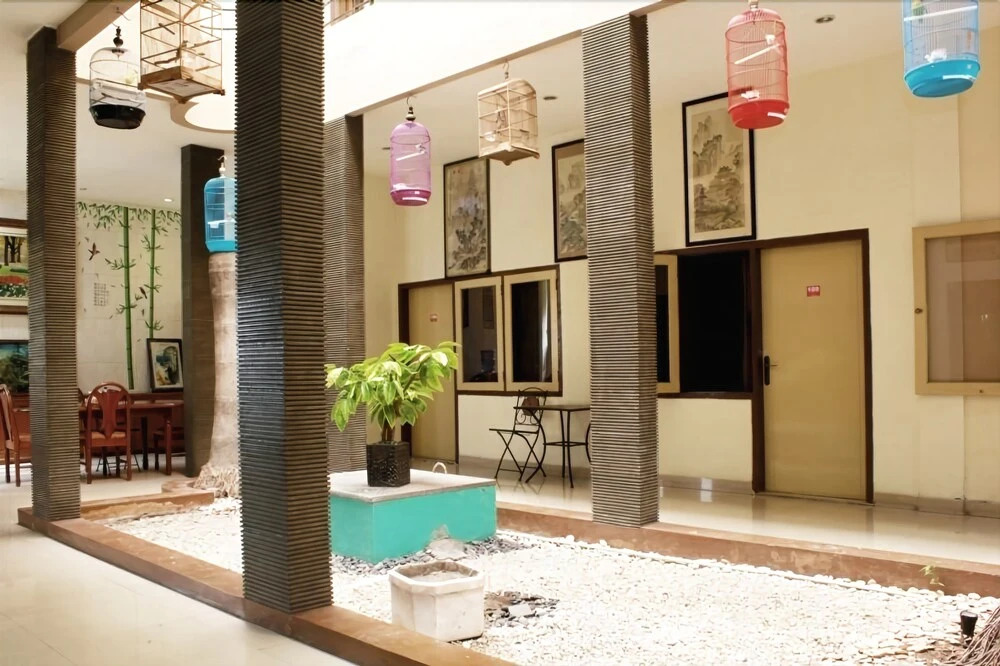 RedDoorz near Balai Kota Surabaya