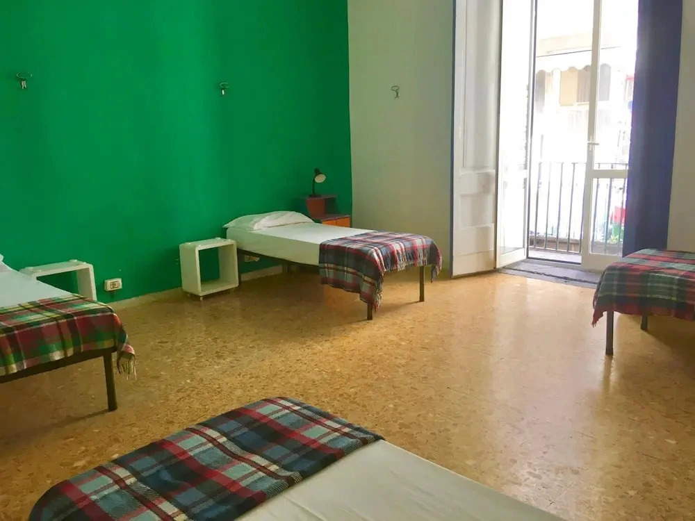 6 Small Rooms